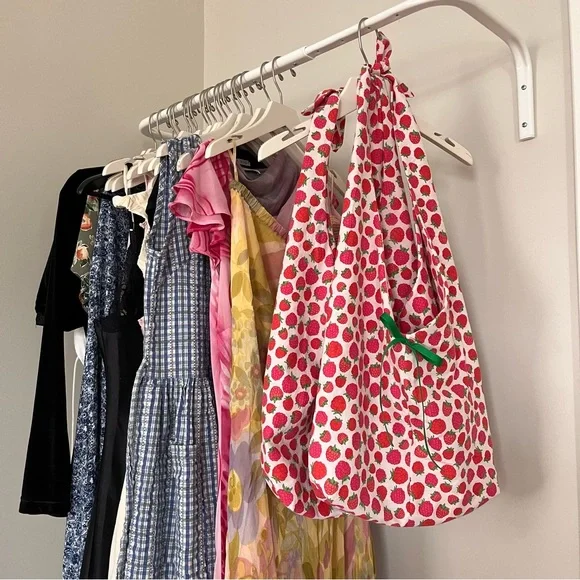 Raspberry handmade tote - Picture 3 of 5